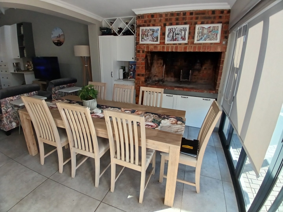 2 Bedroom Property for Sale in Hartenbos Central Western Cape